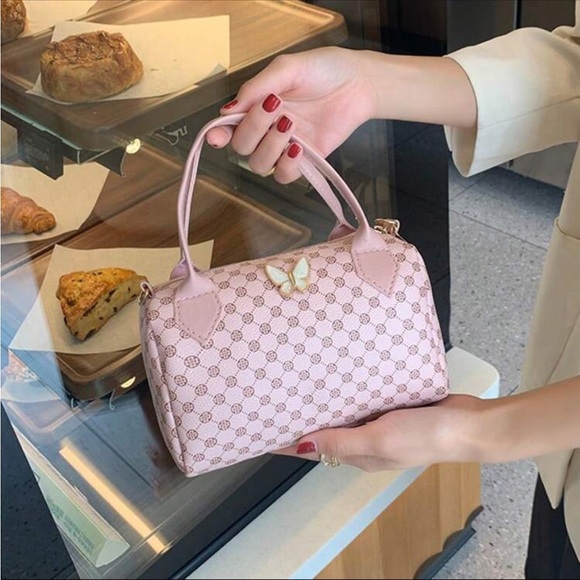 ⚠️Clearance Butterfly Cylindrical Crossbody Bag Black /White /Pink /Blue /Brown - Picture 9 of 12